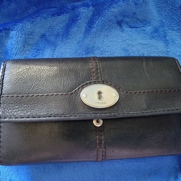 Fossil Handbags - Fossil Maddox Snap Soft Black Pebbled Leather Wallet Trifold